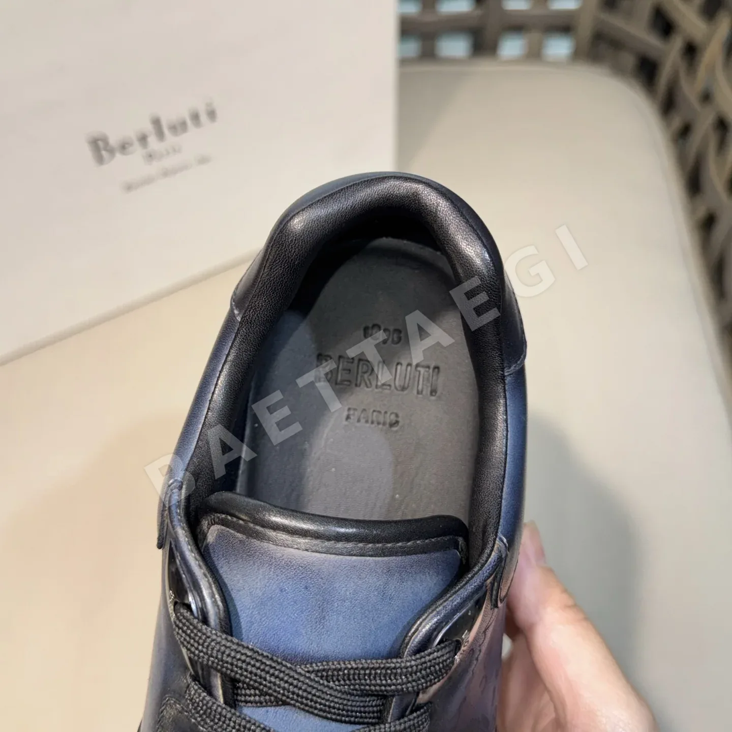 벨루티 스크릿 패턴 로우컷 신발 상세 이미지 7