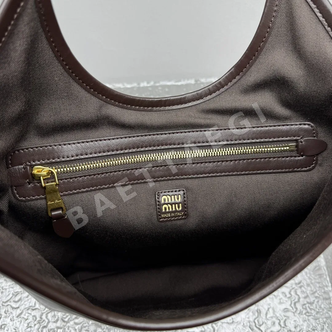 미우미우 아이비 토트백 상세 이미지 9