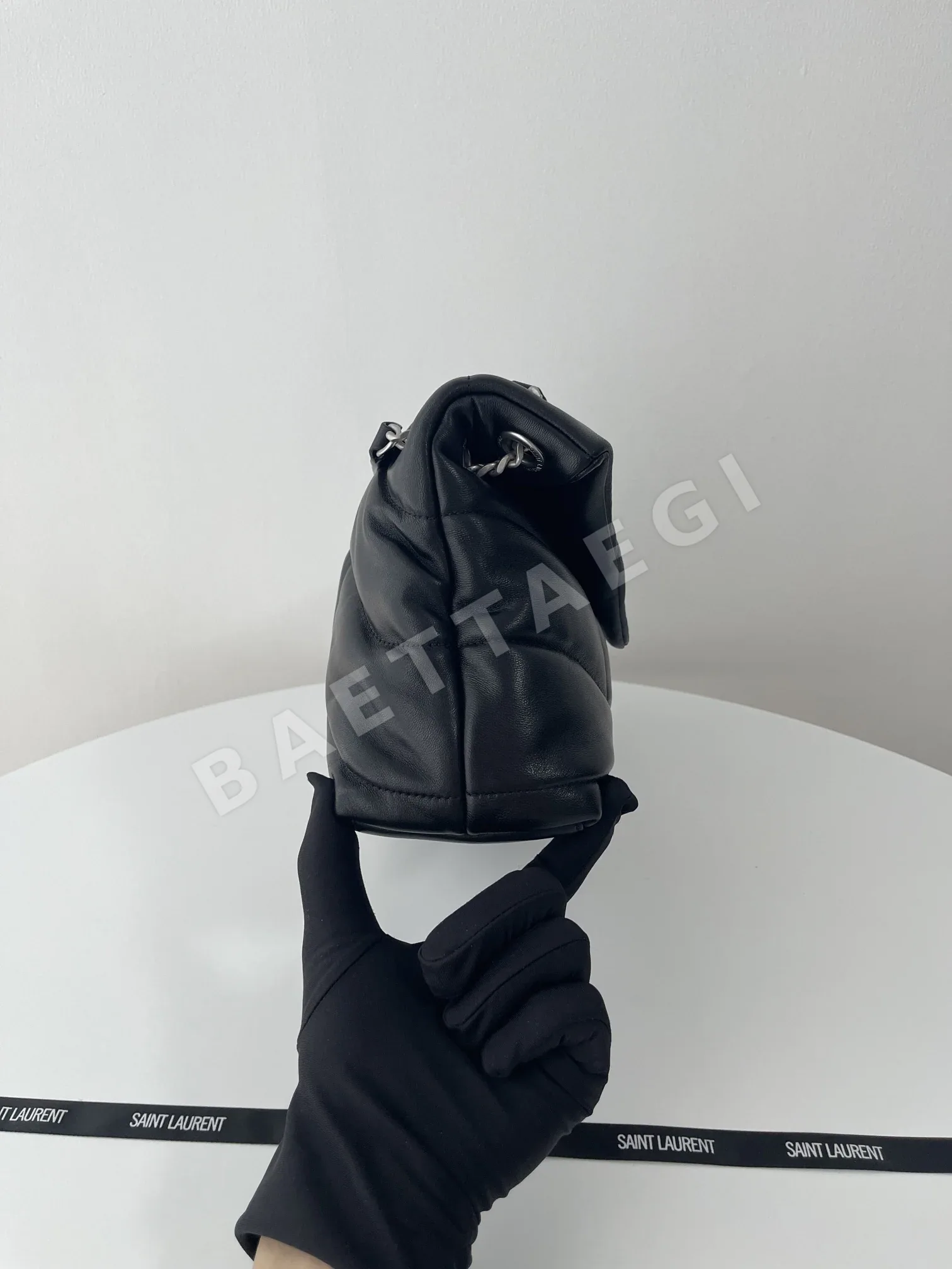 생로랑 루루 퍼퍼 퀼팅 램스킨 스몰 숄더백 상세 이미지 3