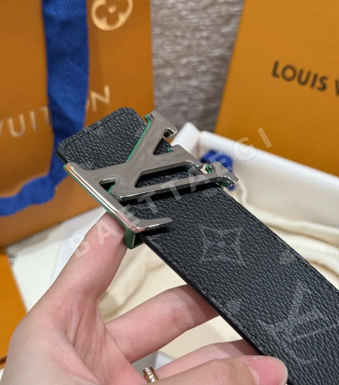 루이비통 이니셜 버클 리버시블 40mm 벨트 상세 이미지 7