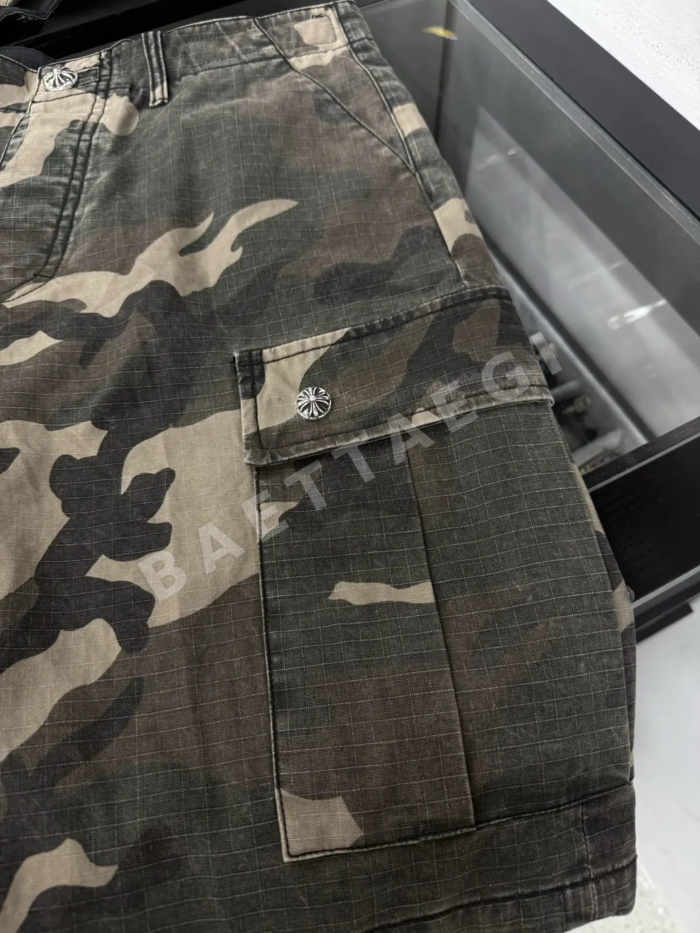 크롬하츠 카모플라주 가죽 트림 남성 반바지 상세 이미지 6