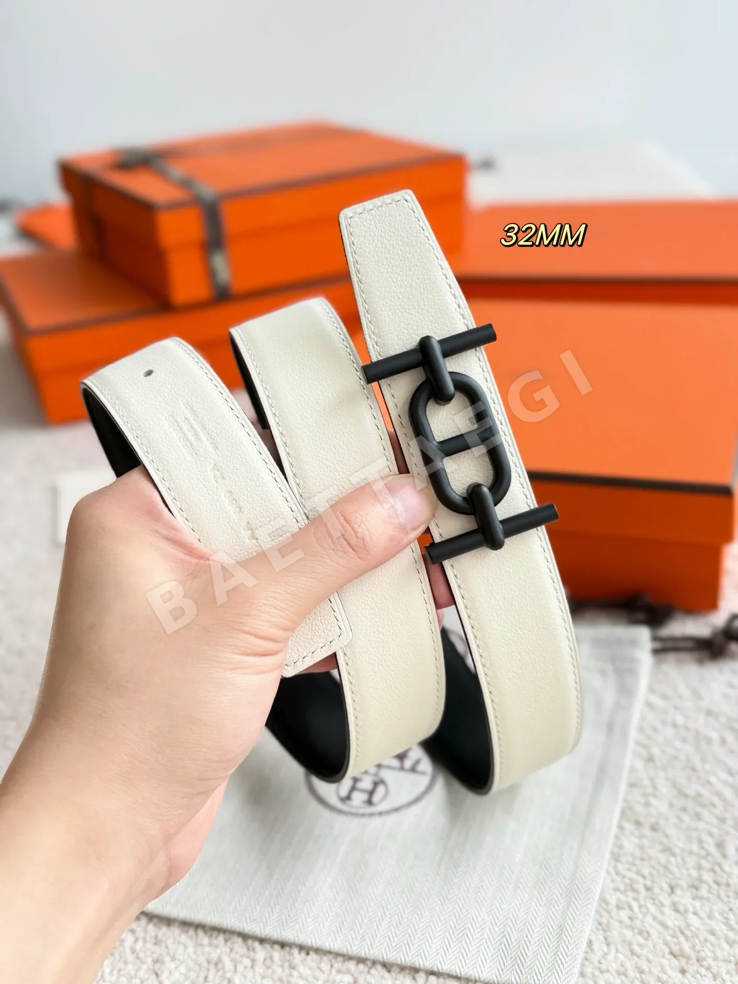 에르메스 팬더 컬러 밀키 화이트 토고 가죽 남성용 벨트 상세 이미지 6