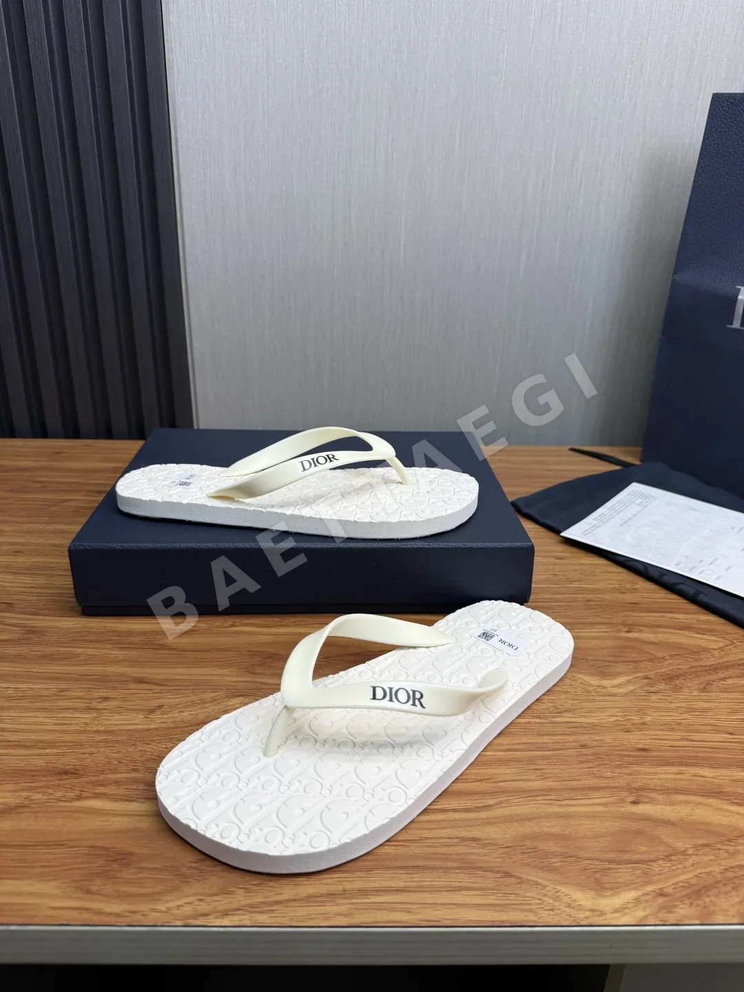 디올 남성 슬리퍼 상세 이미지 4
