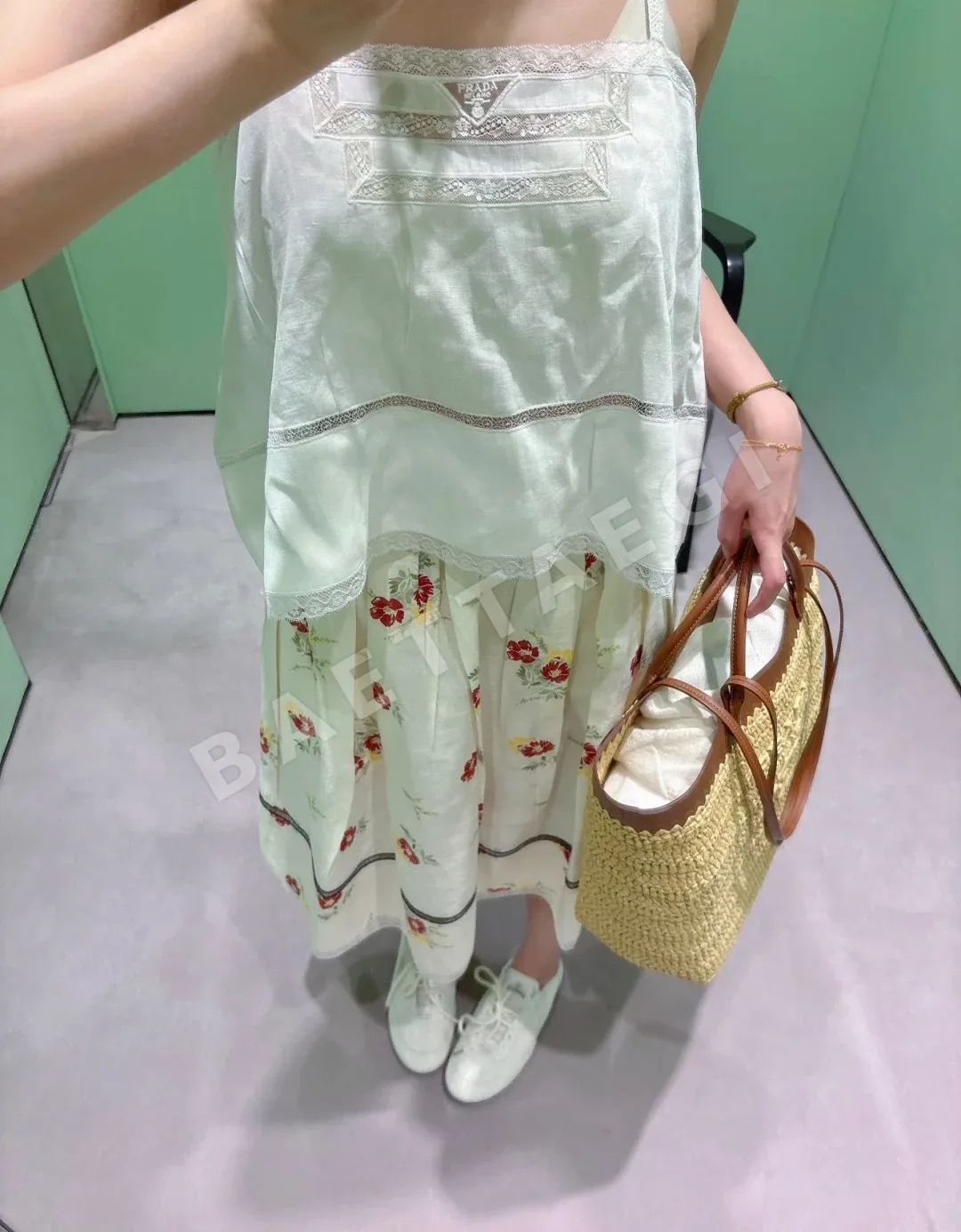 프라다 체크 레이스 트림 플라워 프린트 미디 원피스 상세 이미지 5