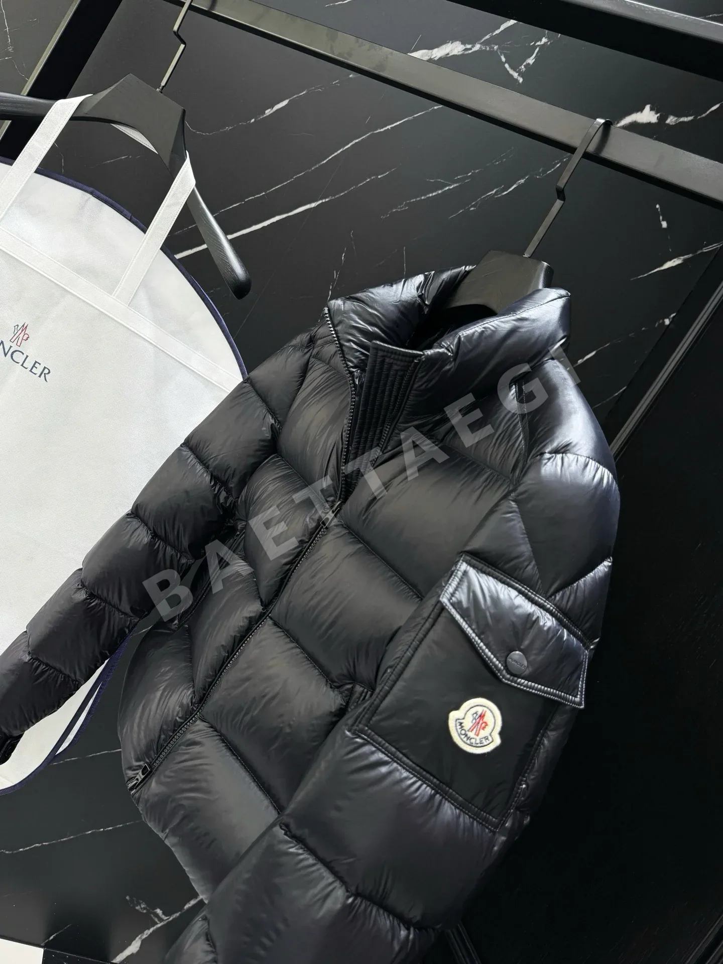 몽클레르 여성 화이트 덕다운 패딩 상세 이미지 3