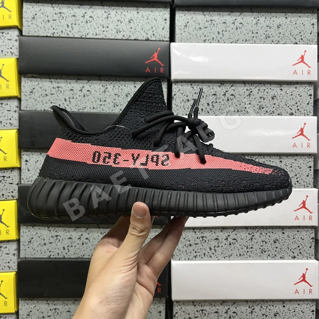 아디다스 [XQ] 이지 부스트 350 V2 BY9612 200763 Adidas Yeezy Boost 350 V2 Core Black Red 상세 이미지 2