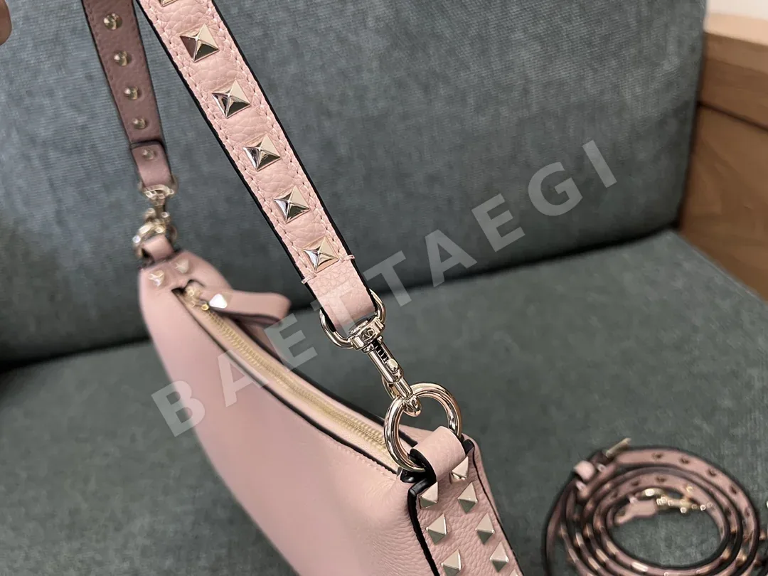 발렌티노 그레인 카프스킨 미니 호보 숄더백 상세 이미지 5