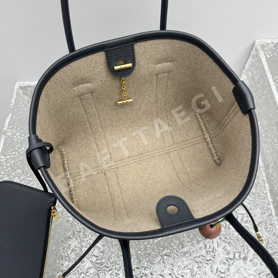 로로피아나 기에라 쇼퍼 토트백 상세 이미지 8