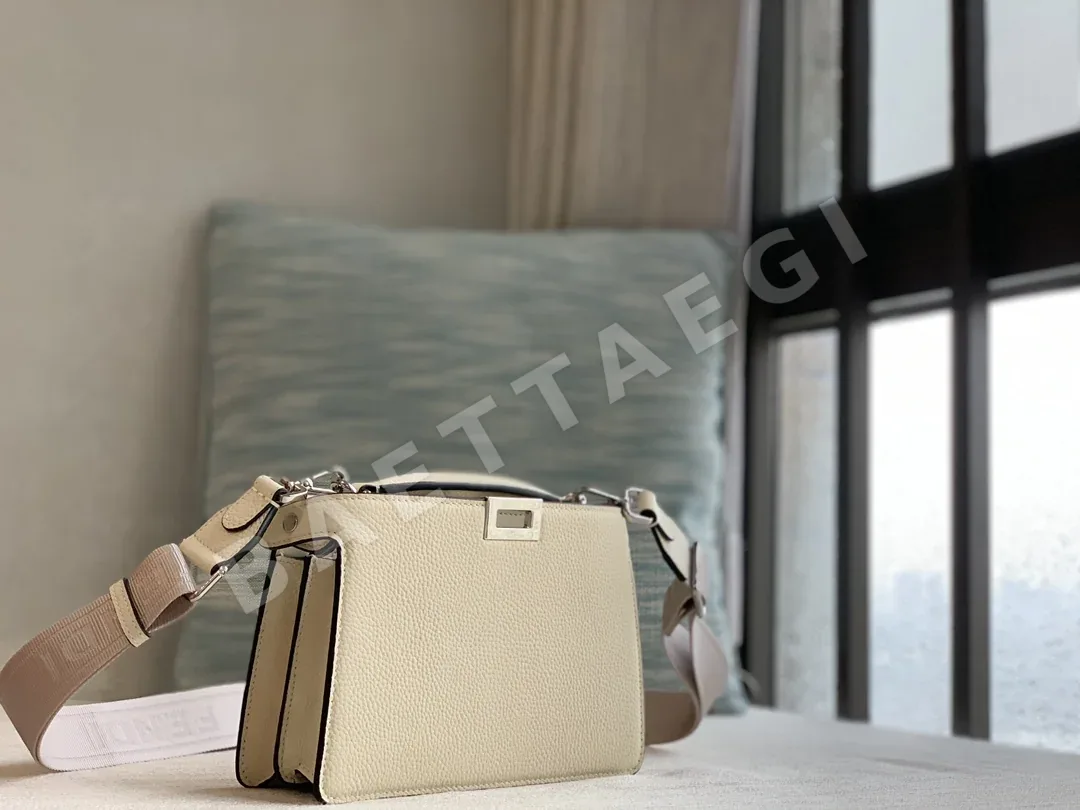 펜디 미니 피카부 메신저 가방 상세 이미지 2