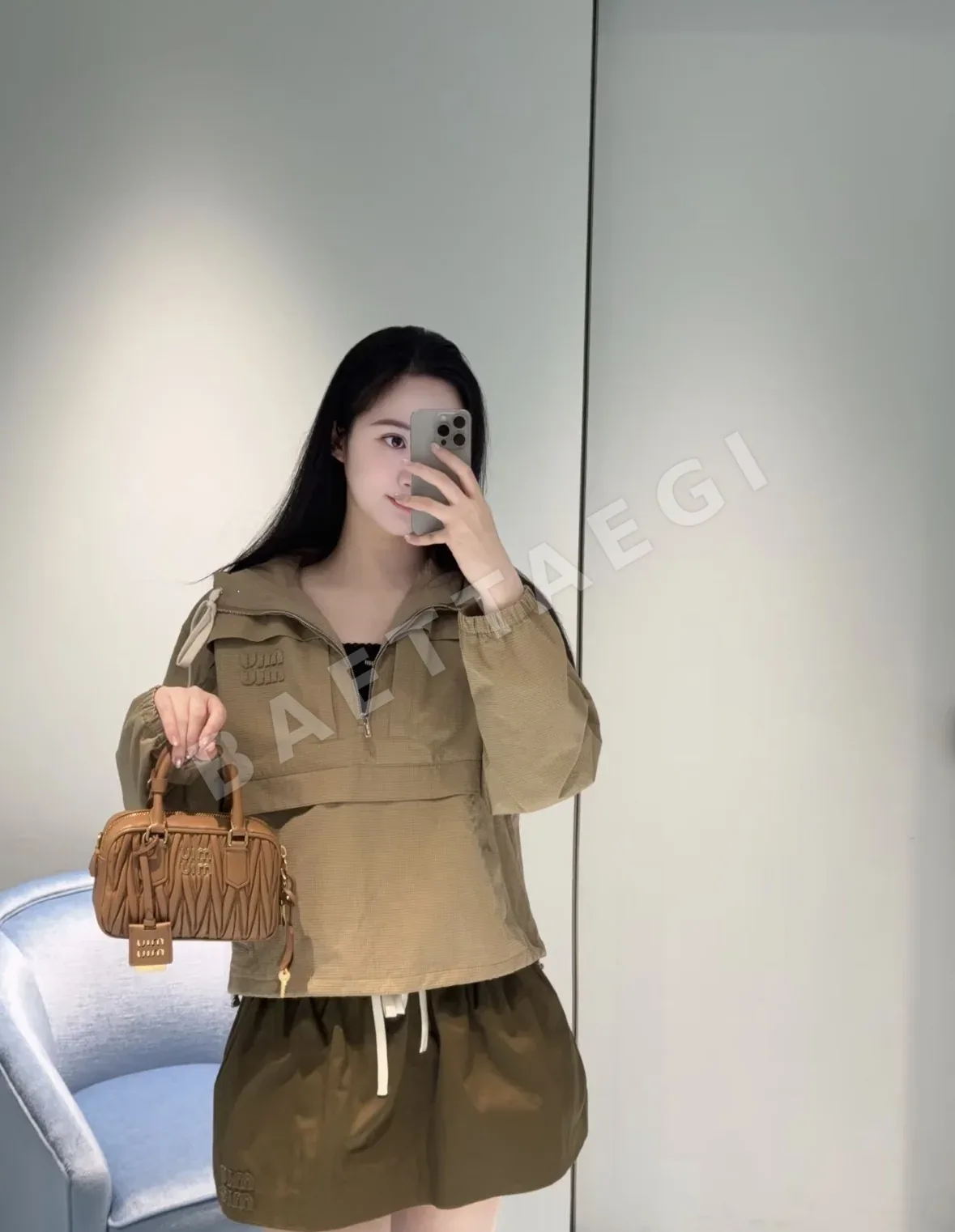 샤넬 여성 체크 후드 윈드브레이커 세트 상세 이미지 5