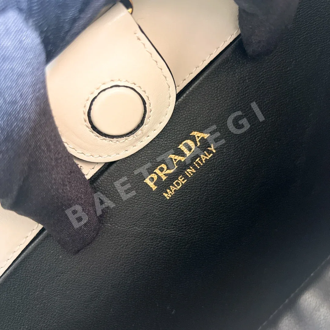 프라다 클레오 언더암가방 1BC179 상세 이미지 9