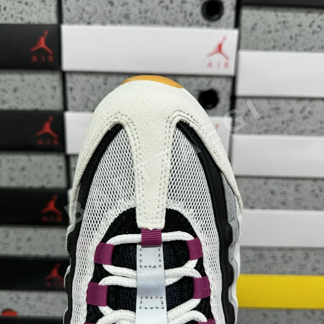 나이키 [GX] 에어 맥스 95 SB 그레이 퍼플 HF7545-100 201223 Nike Air Max 95 SB Cactus Flower 상세 이미지 9
