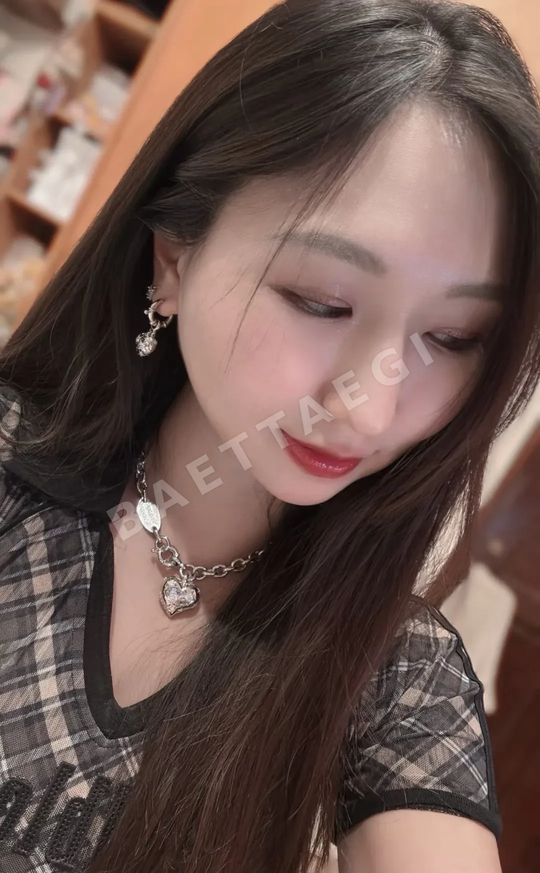 비비안웨스트우드 3D 하트 라인스톤 귀걸이 상세 이미지 3