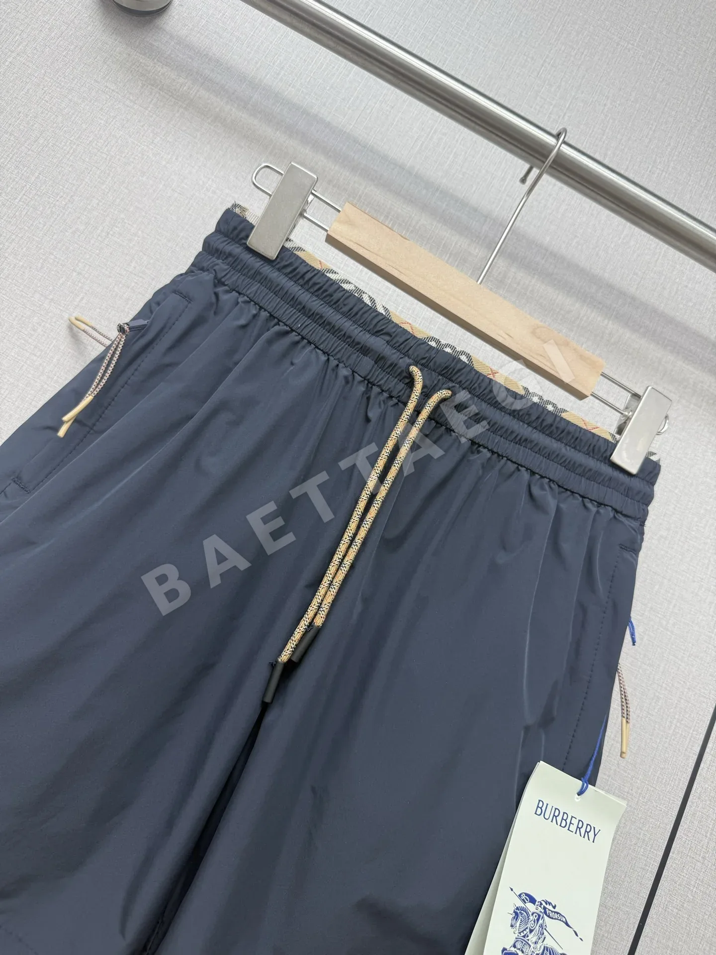 버버리 여성 나일론 트윌 반바지 상세 이미지 2