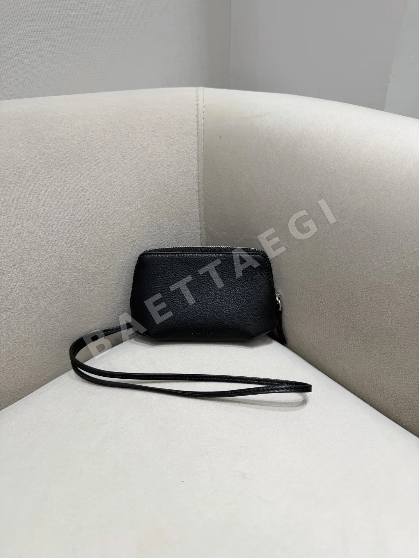 더로우 오웬 파우치 상세 이미지 3