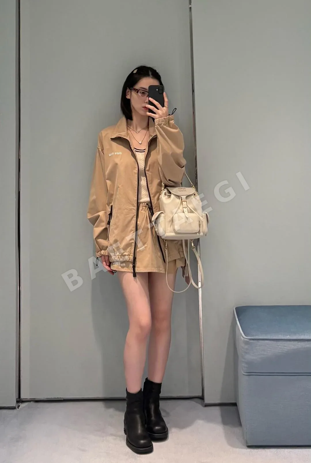 미우미우 카키 스탠드 카라 캐주얼 트랙수트 세트 상세 이미지 3