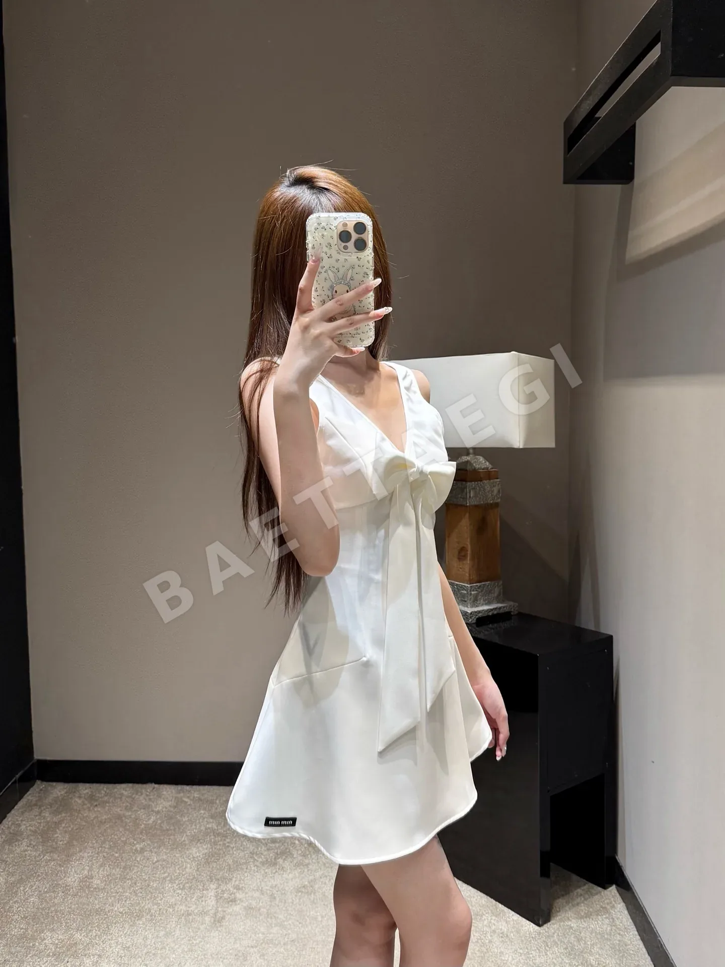 미우미우 V넥 보우 리본 원피스 상세 이미지 3