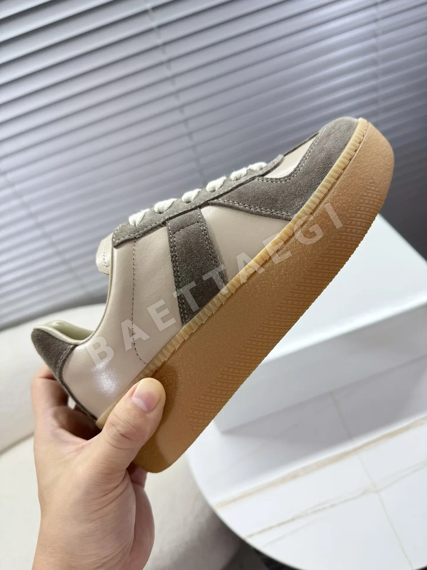 마르지엘라 MM6 플랫폼 스니커즈 9049 상세 이미지 8