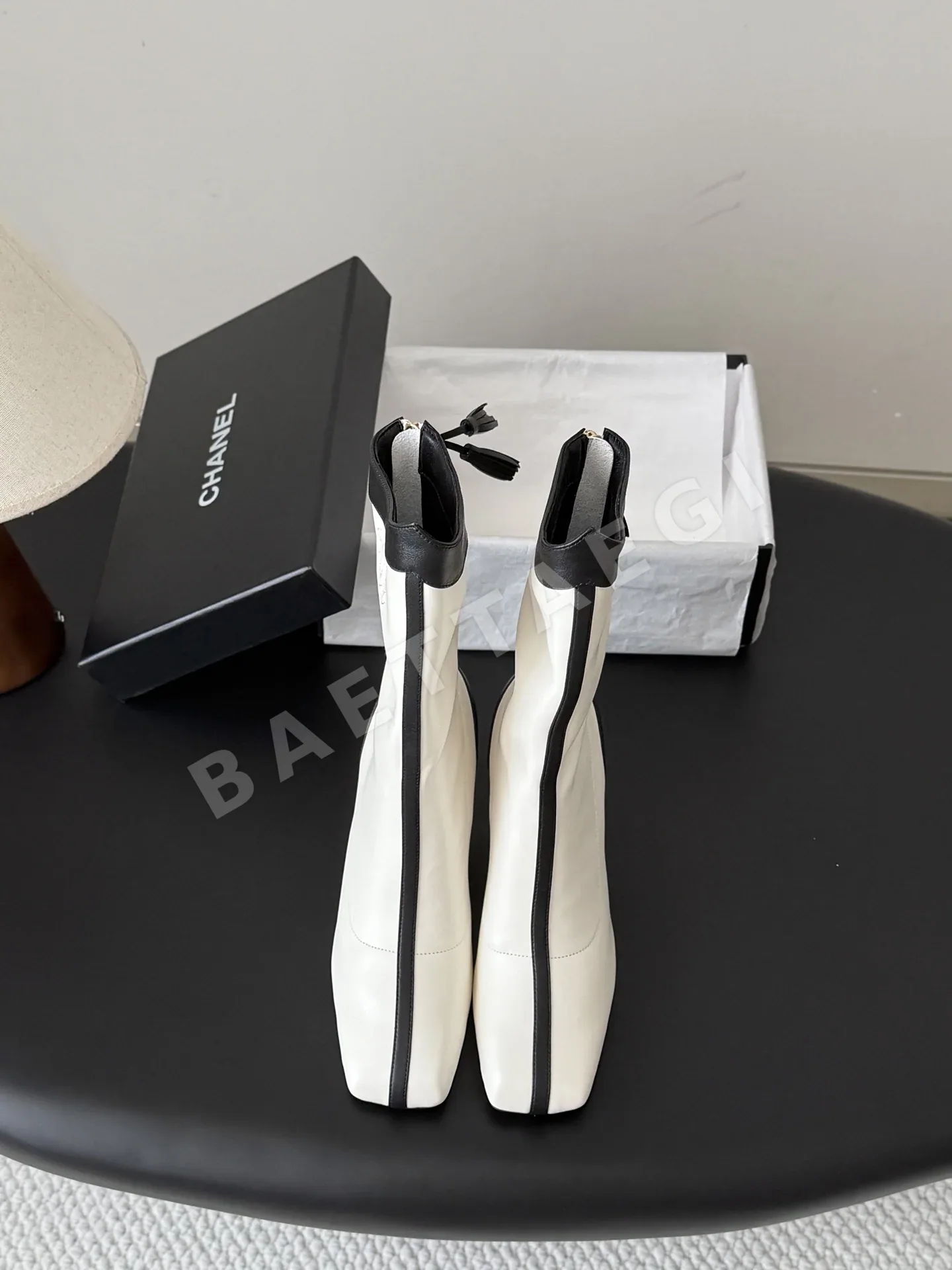 샤넬 메티에다르 더블 C 부츠 151616