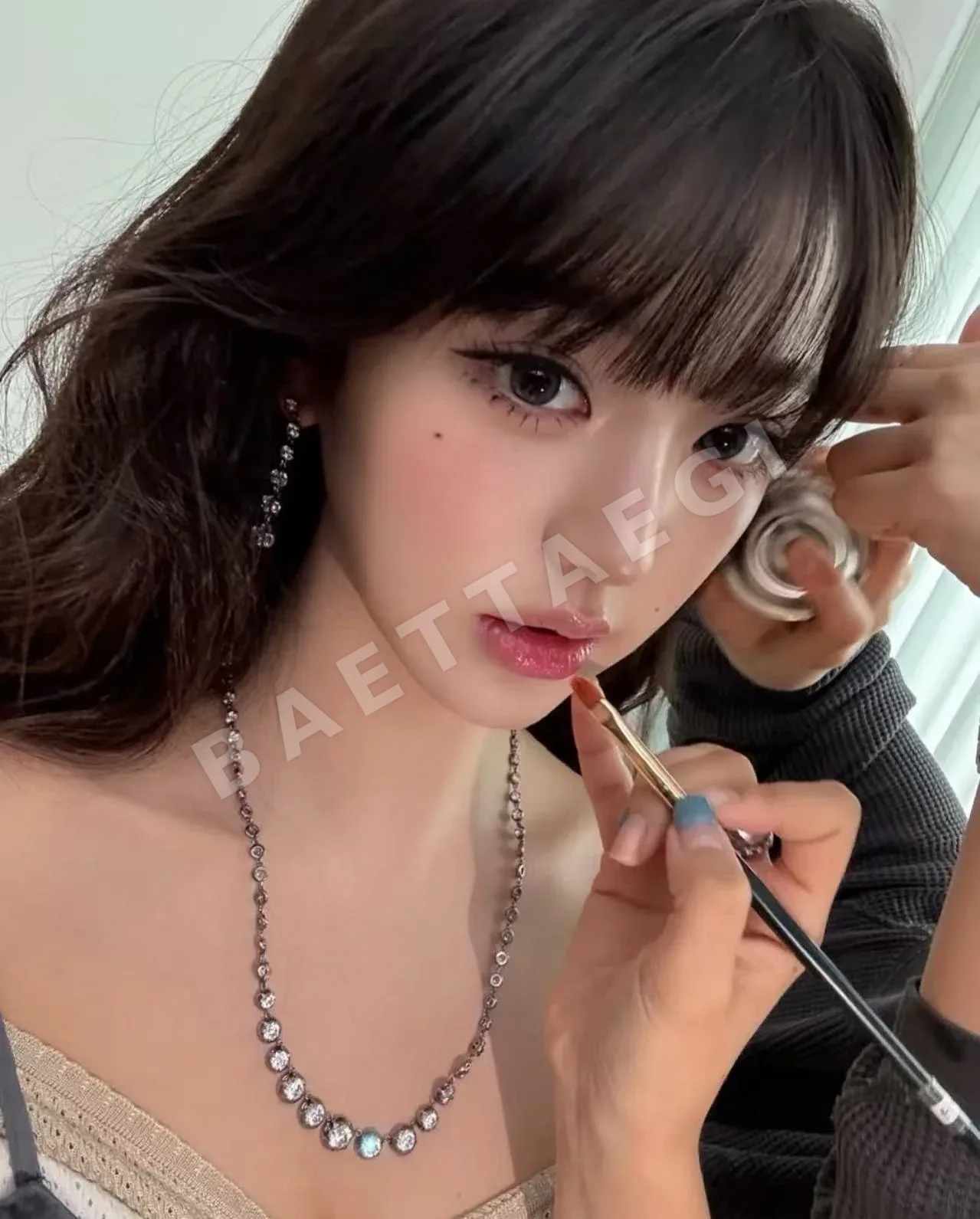 미우미우 건메탈 블랙 버블 라인스톤 귀걸이 상세 이미지 4
