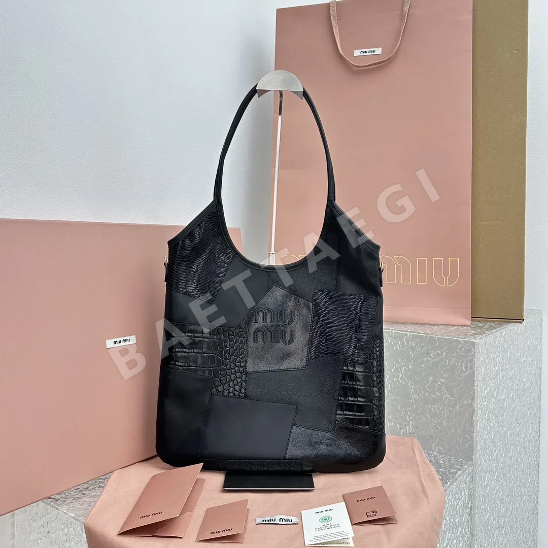 미우미우 블랙 패치워크 호보백 68163