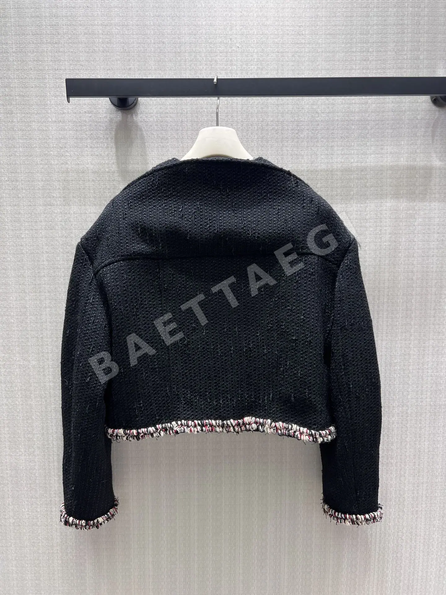 샤넬 블랙 트위드 숏 자켓 상세 이미지 3