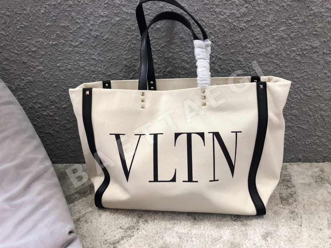 발렌티노 VLTN 로고 캔버스 토트백 43890