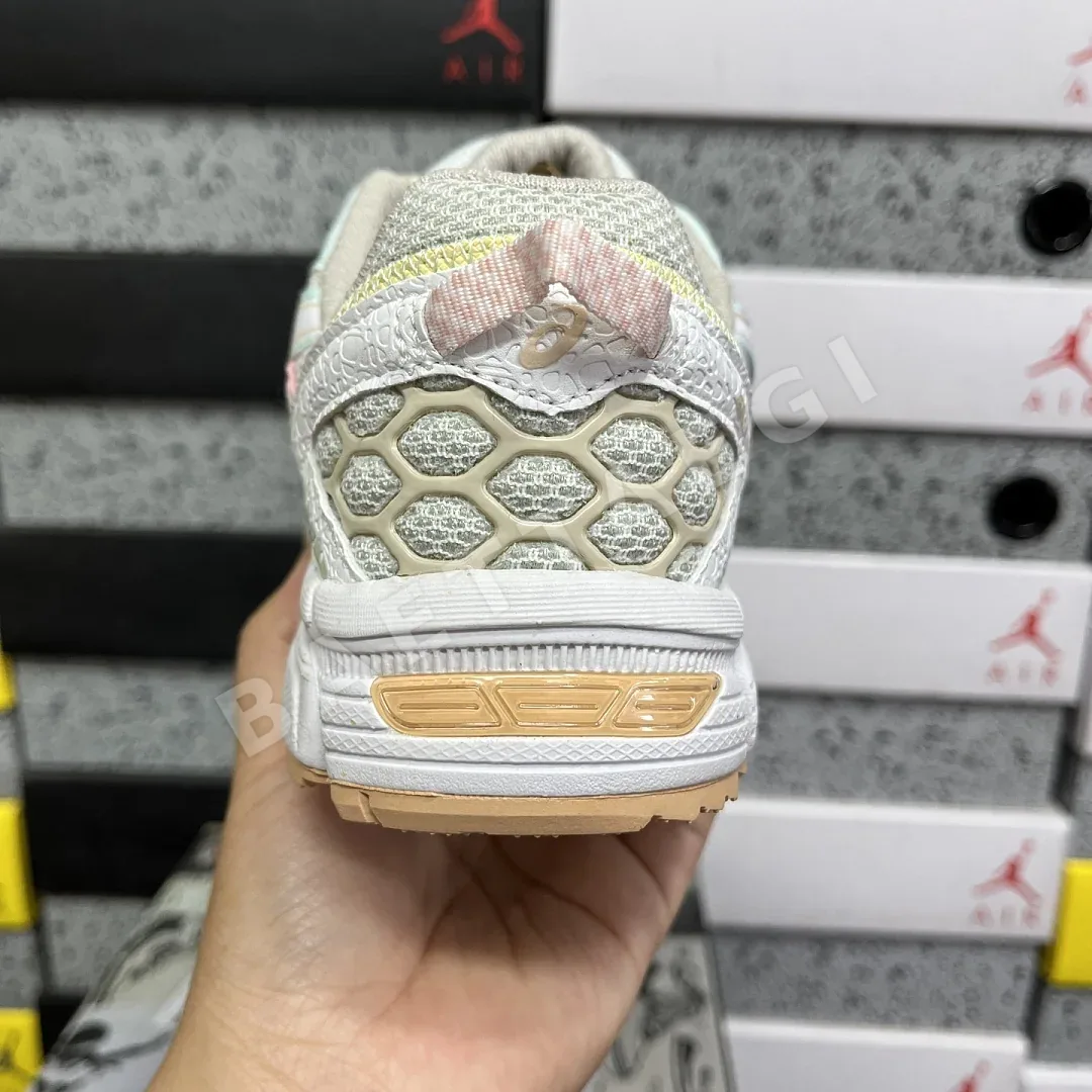 아식스 [XY] 젤 카하나 8 1012A978-020 200347 Asics Gel-Kahana 8 상세 이미지 2