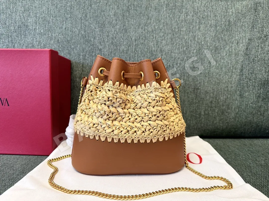 발렌티노 라피아 미니 카프스킨 버킷백 상세 이미지 6