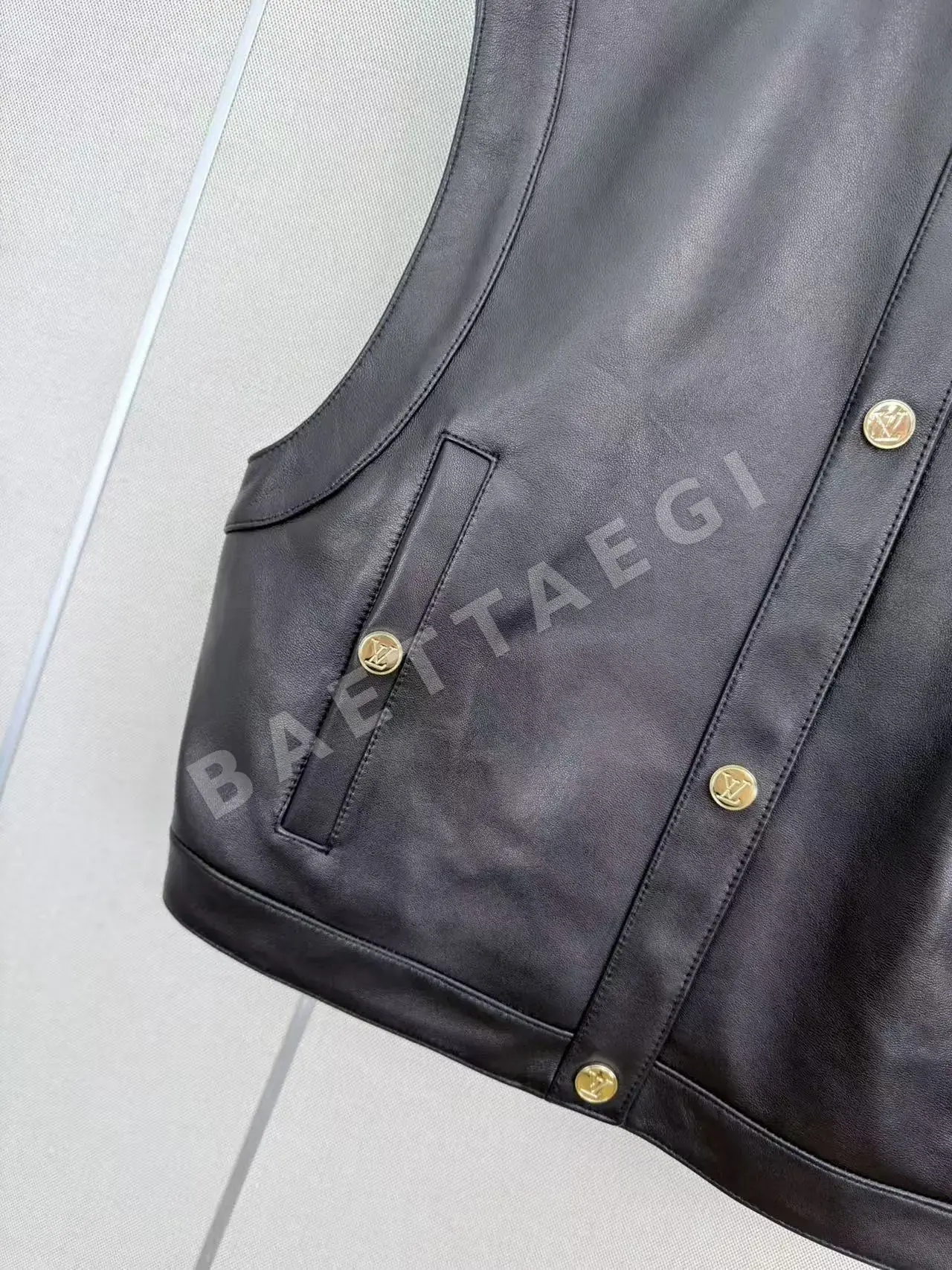 루이비통 스탠드 카라 램스킨 베스트 자켓 상세 이미지 5