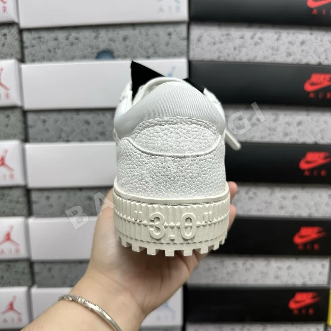 오프화이트 3.0 오프 코트 로우 202498 Off White 3.0 Off Court Low White Black 상세 이미지 7