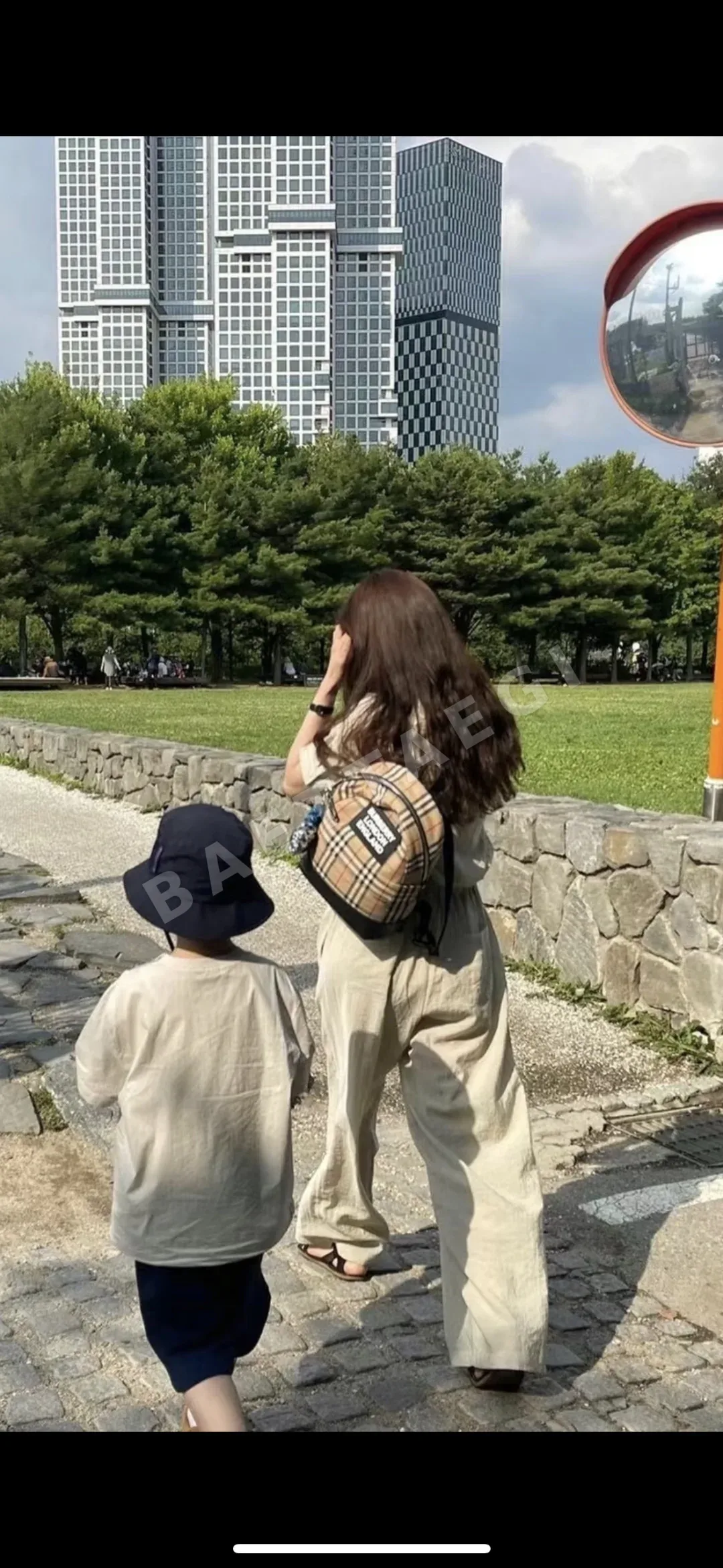 버버리 소가죽 체크 백팩 40274