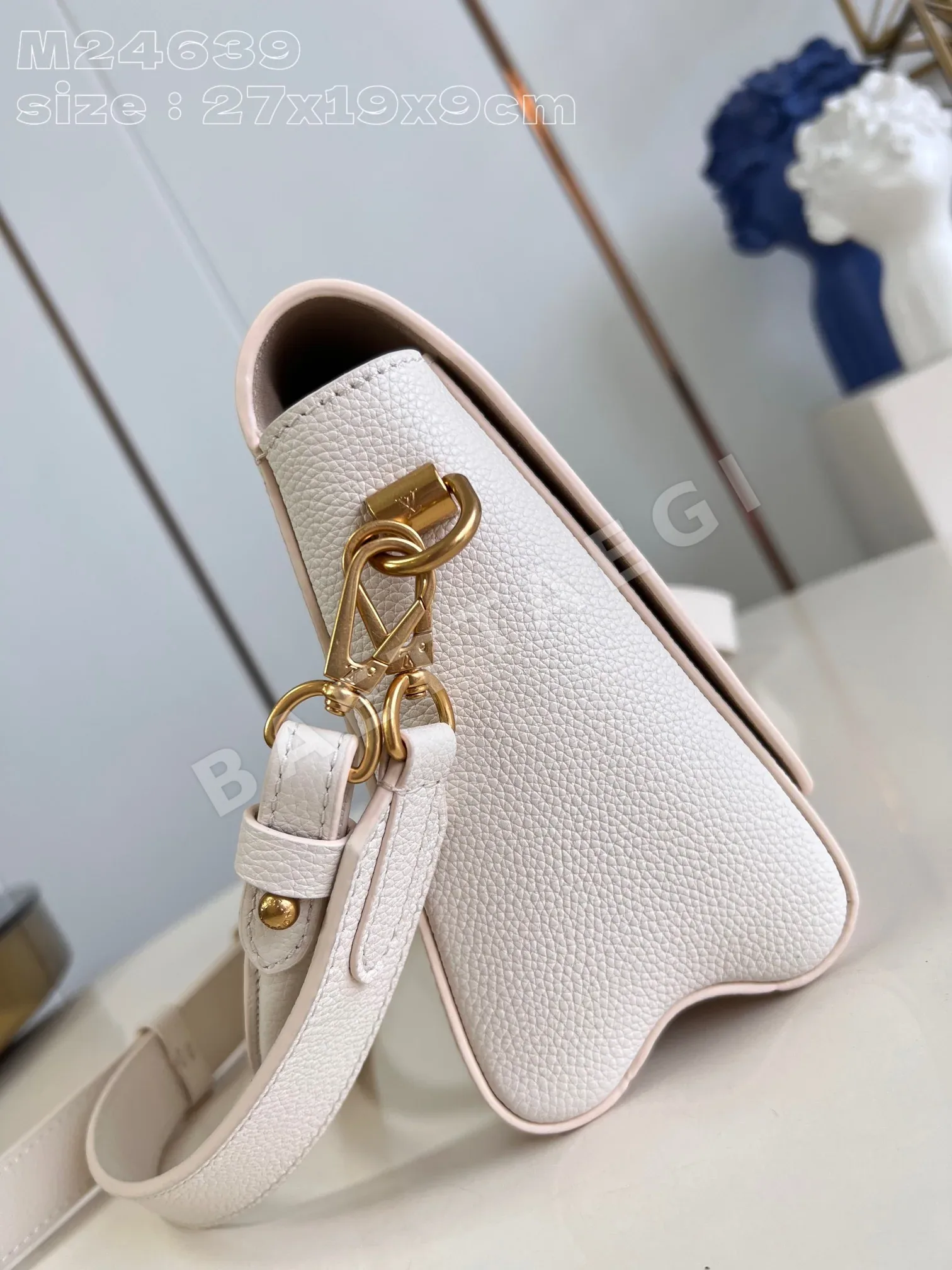 루이비통 소프트 트위스트 화이트 핸드백 M24639 상세 이미지 3