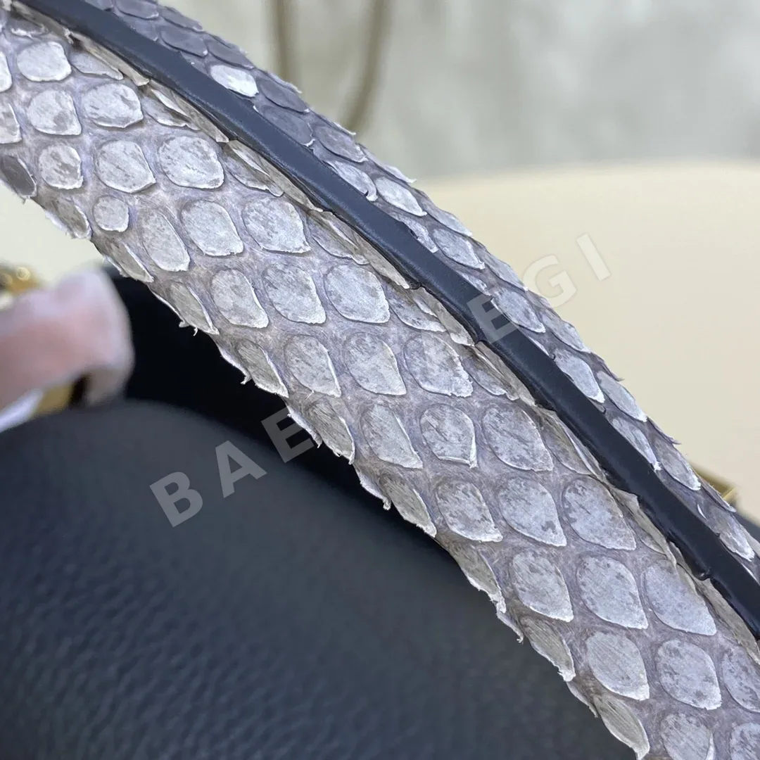 루이비통 카프신 클래식 미디엄 토트백 상세 이미지 8