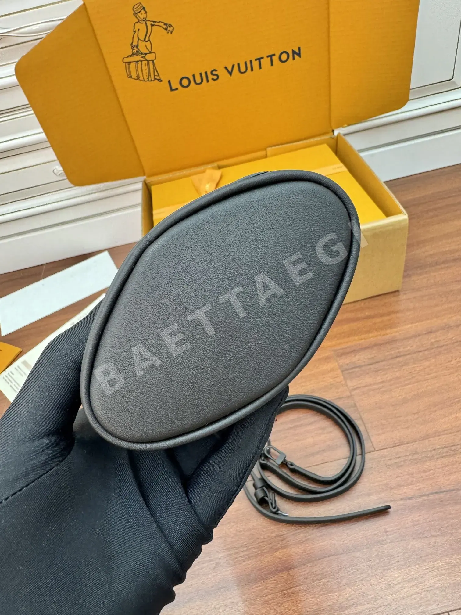 루이비통 M11613 가방 상세 이미지 5