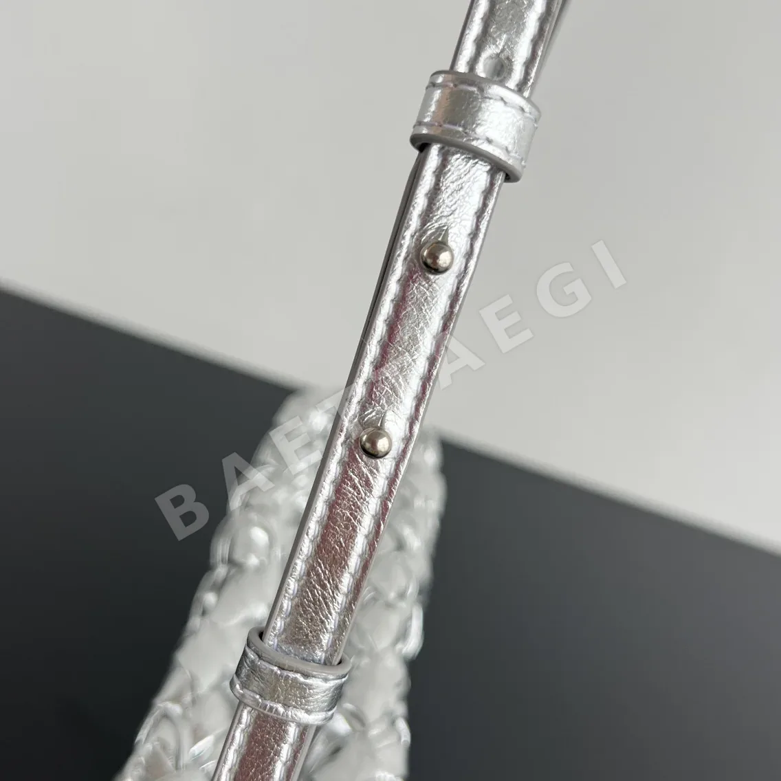 보테가베네타 인트레치아토 페투치아 언더암백 상세 이미지 6