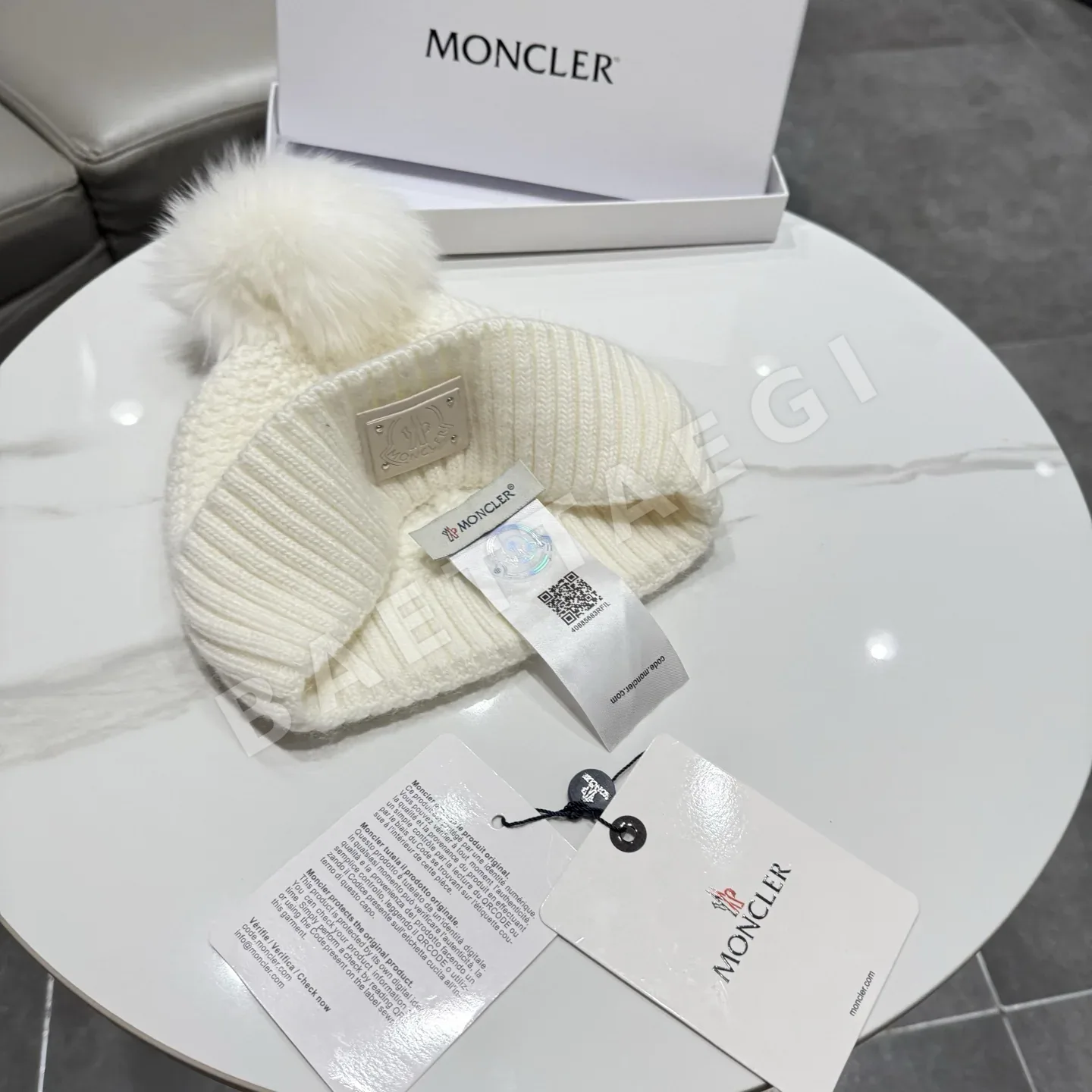 몽클레르 폼폼 울 모자 상세 이미지 9