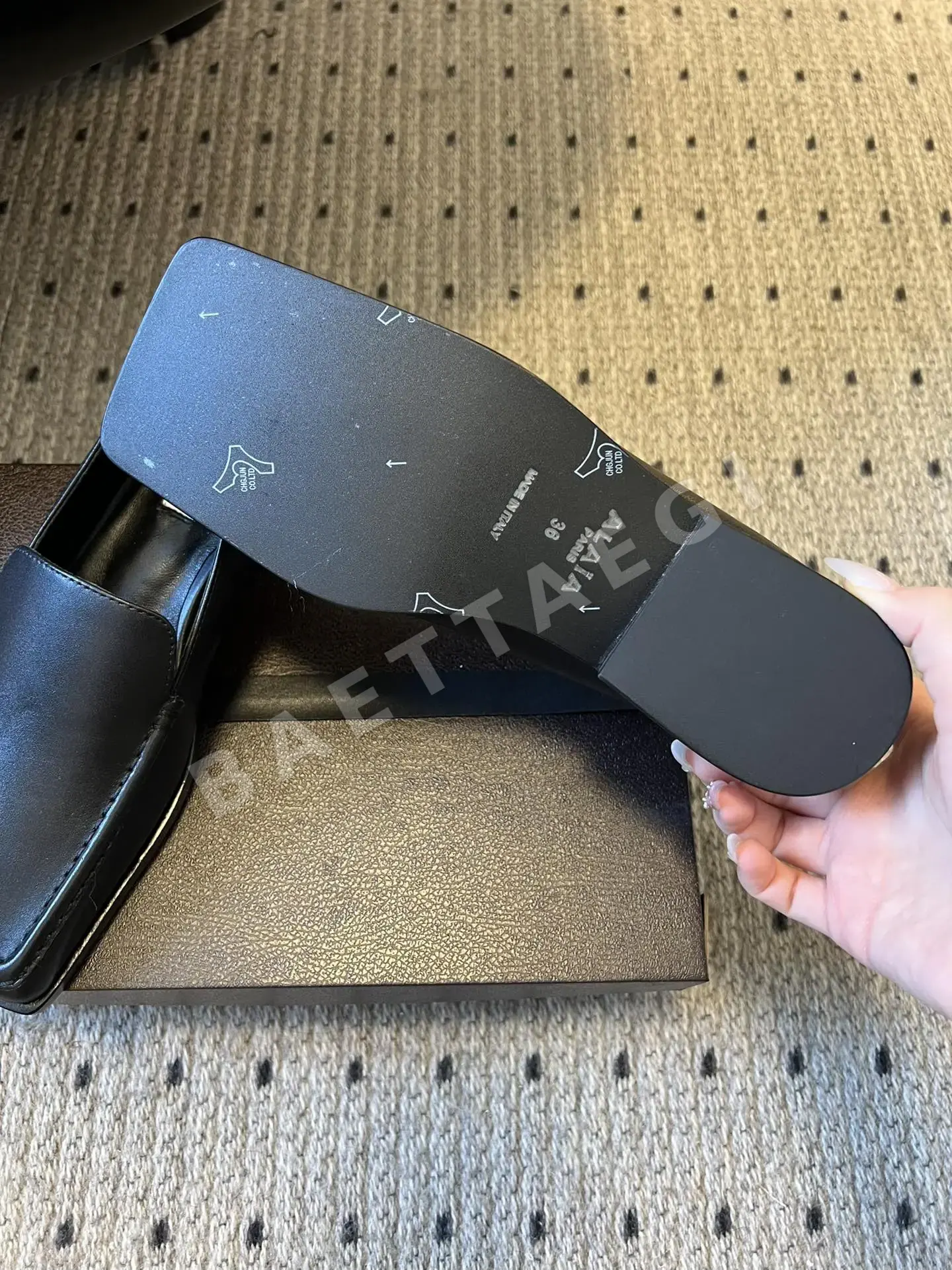알라이아 뉴 브리티시 스퀘어 토 로퍼 상세 이미지 4