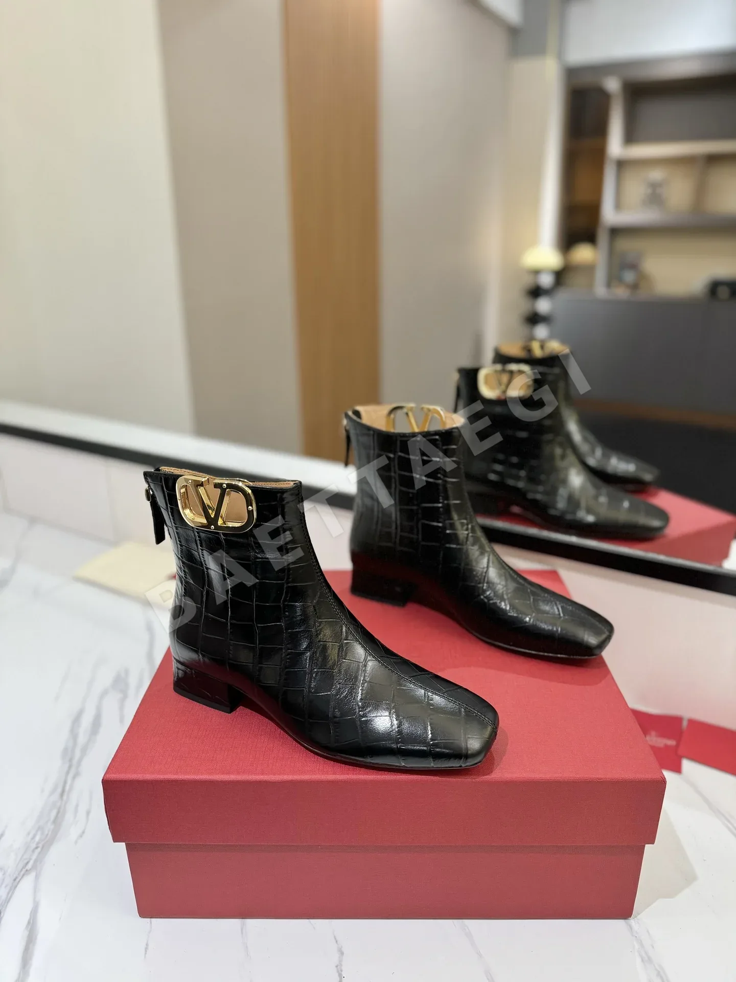발렌티노 V로고 레드 부츠 105585