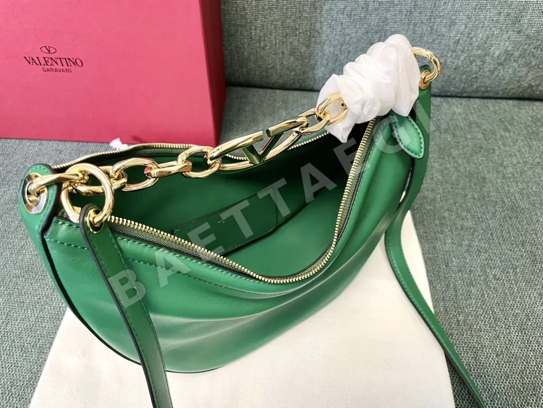 발렌티노 V로고 체인 레더 숄더백 상세 이미지 8