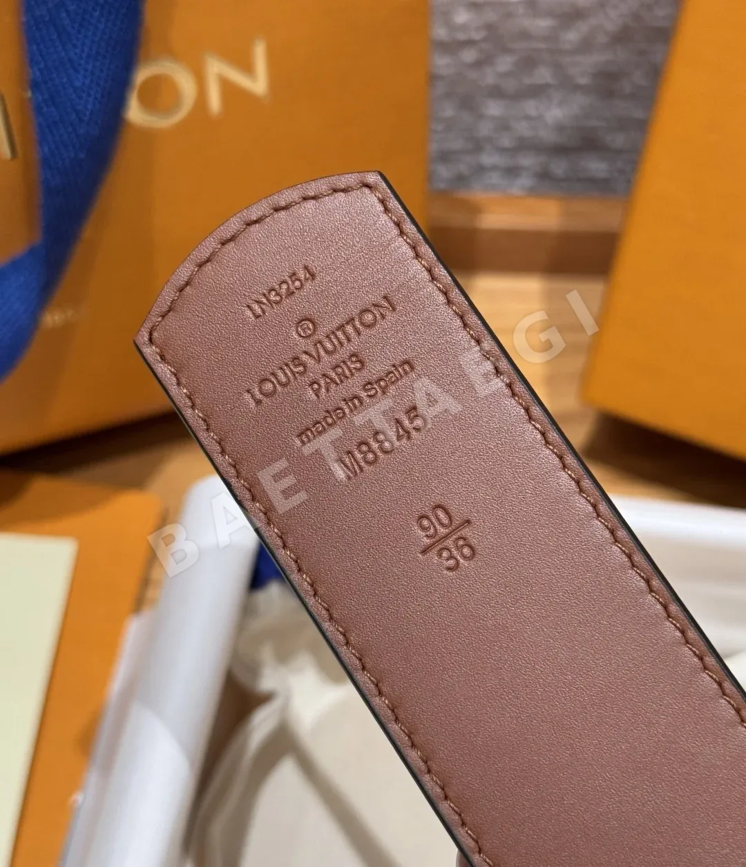 루이비통 디멘션 40mm 양면 벨트 상세 이미지 9