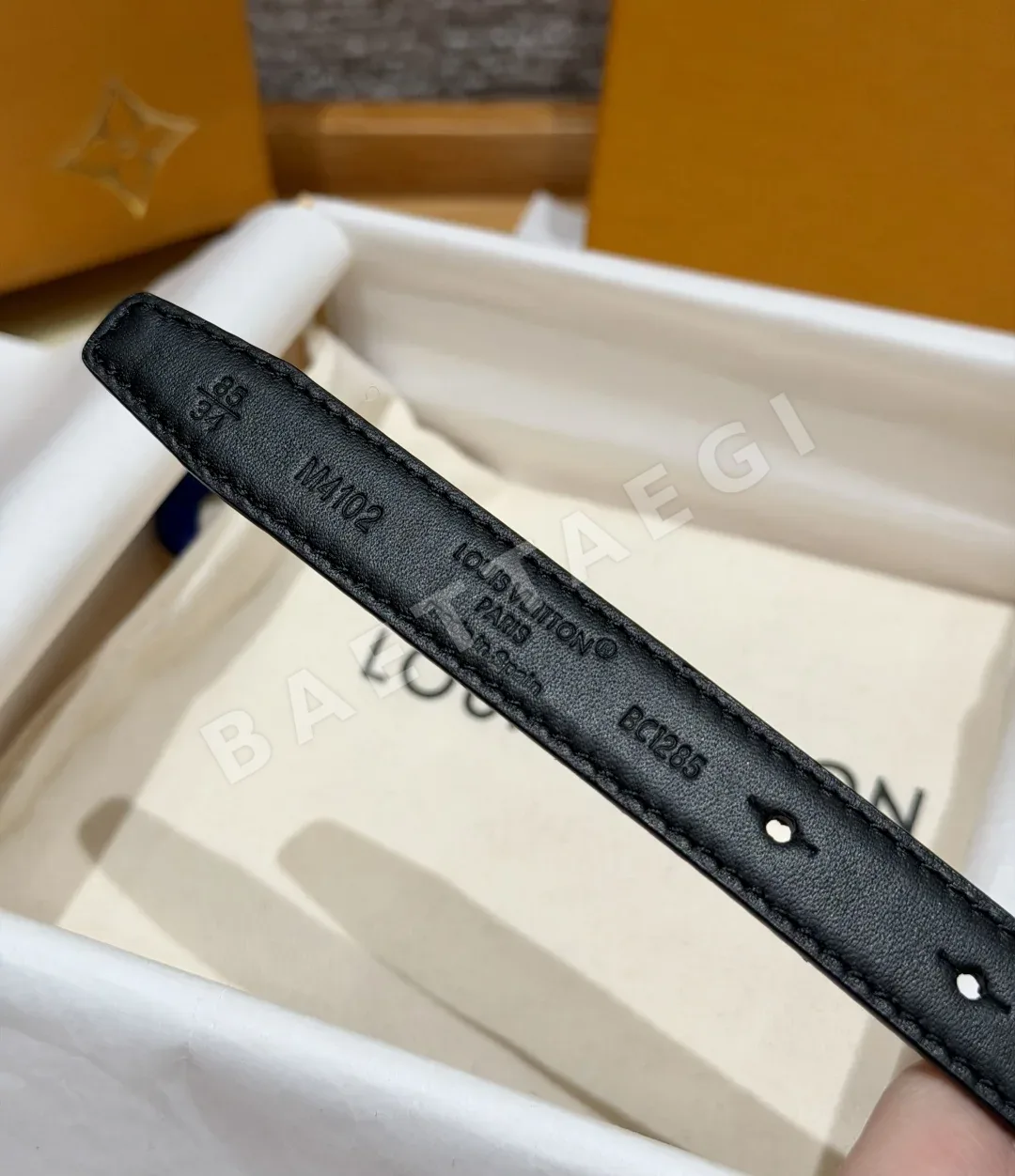루이비통 S자형 락 리버시블 18mm 벨트 상세 이미지 9