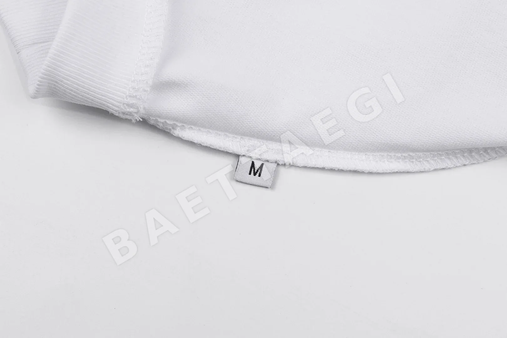 몽클레르 스페이스 몬닥 코튼 프린트 반팔 티셔츠 상세 이미지 8
