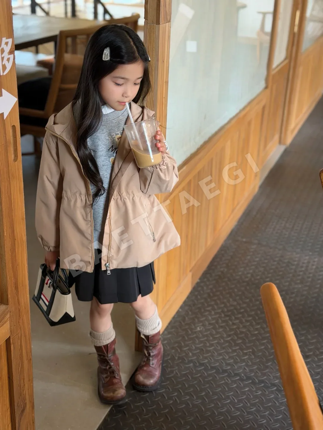 몽클레르 카키 스커트 트렌치 코트 키즈 자켓 상세 이미지 7