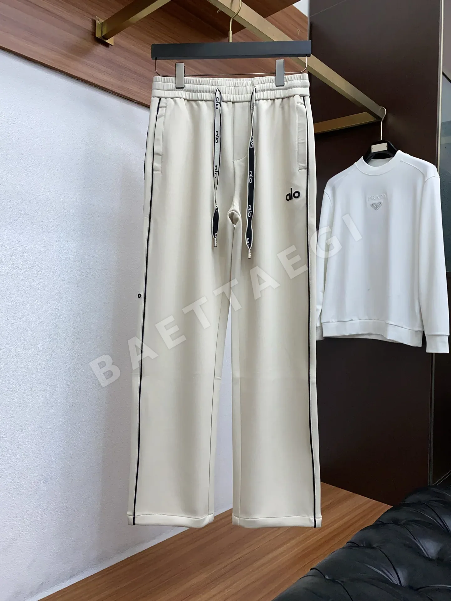 알로 남성 드로스트링 캐주얼 바지 상세 이미지 2