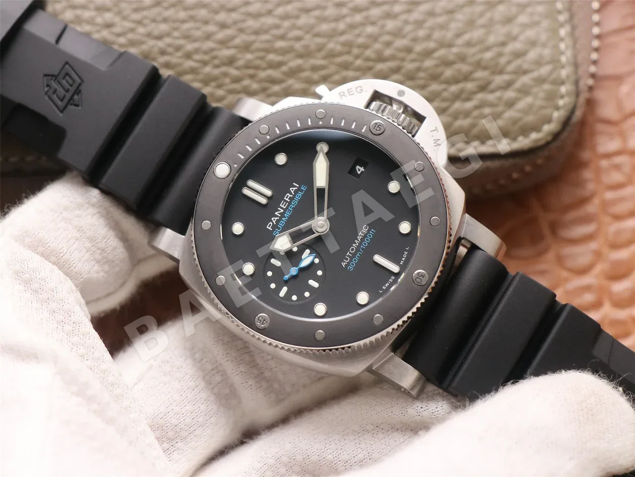 파네라이 PAM683 세라믹 시계 상세 이미지 3