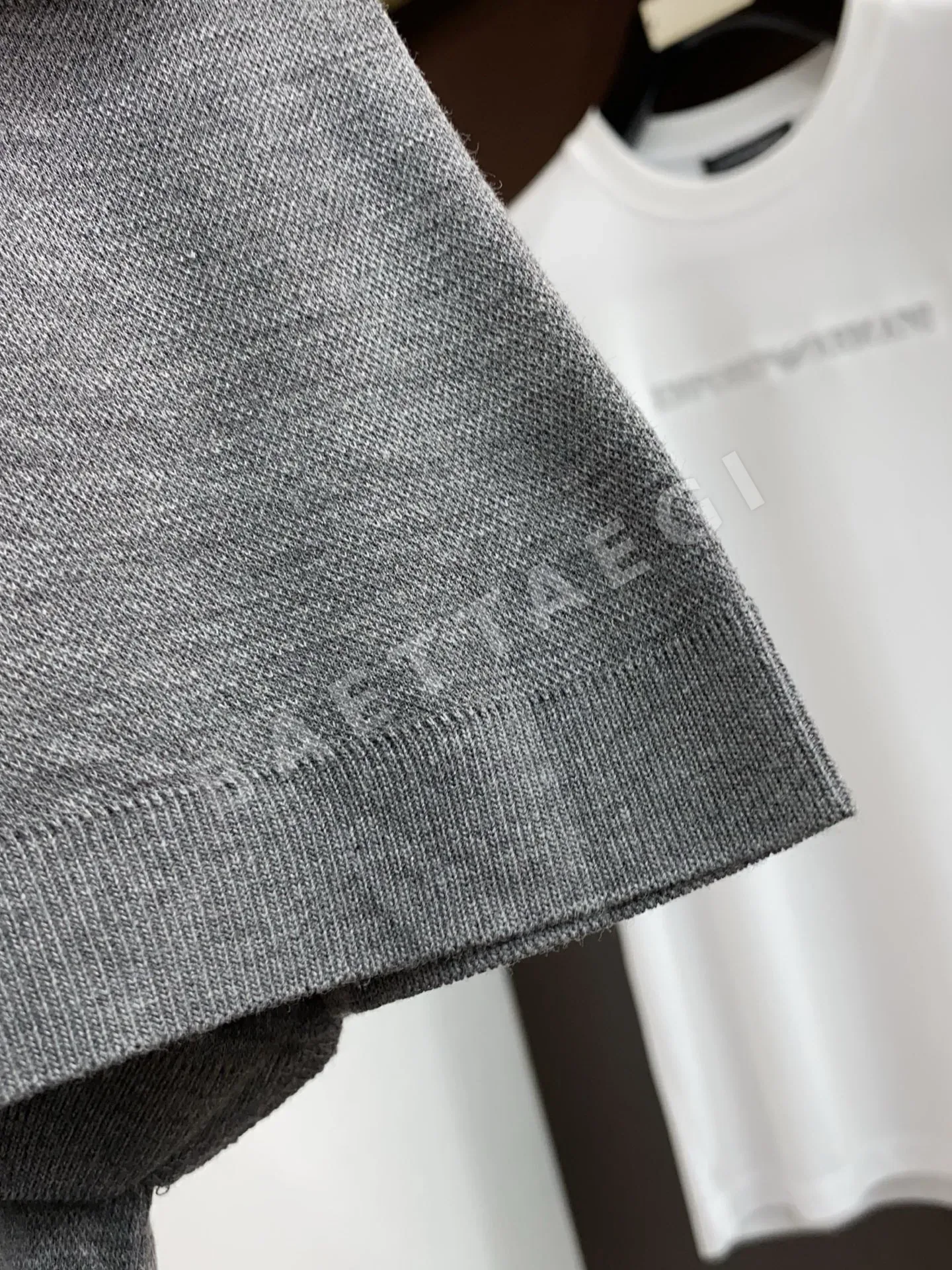 버버리 니트 크루넥 반팔 셔츠 P300 상세 이미지 5