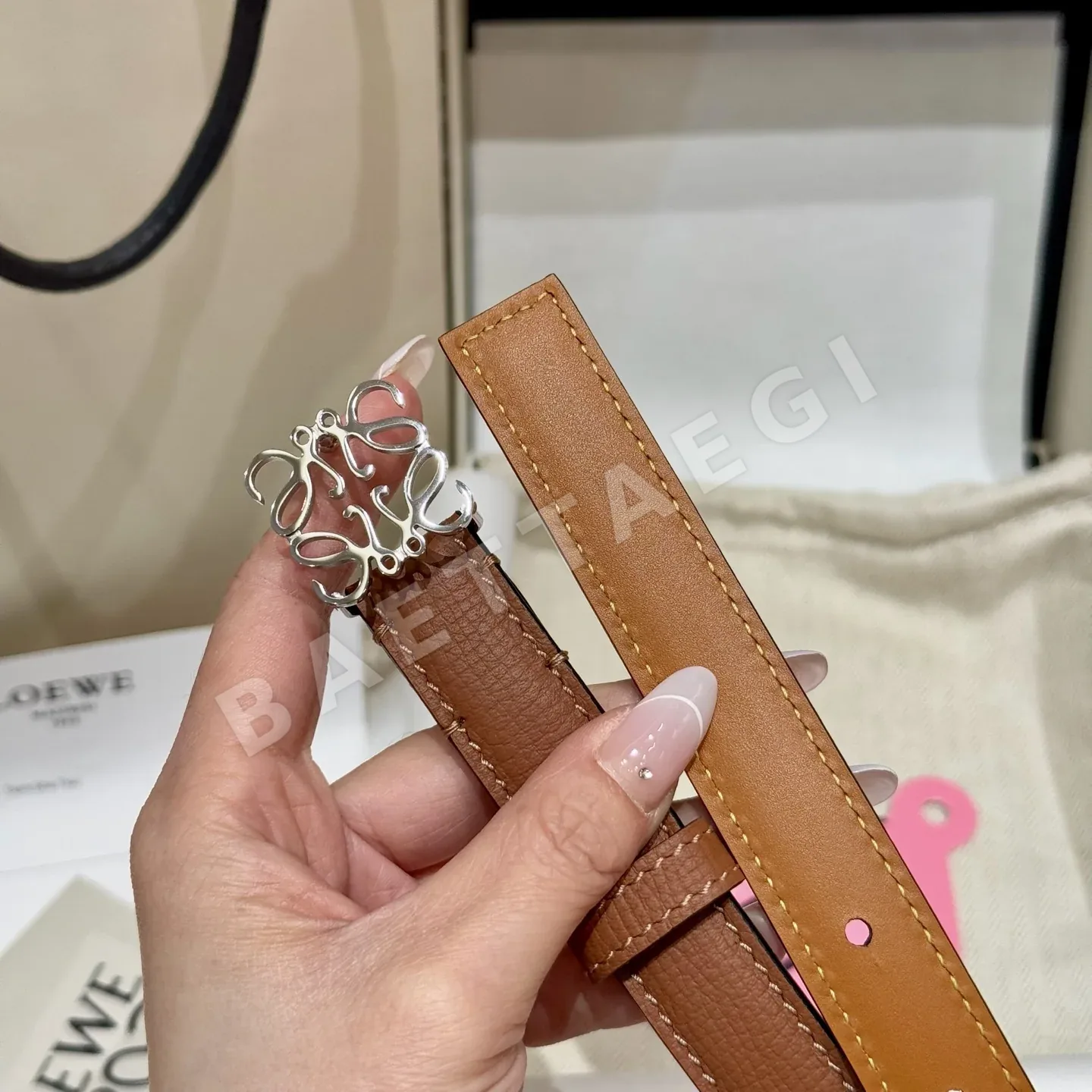 로에베 앵커 가죽 벨트 상세 이미지 6