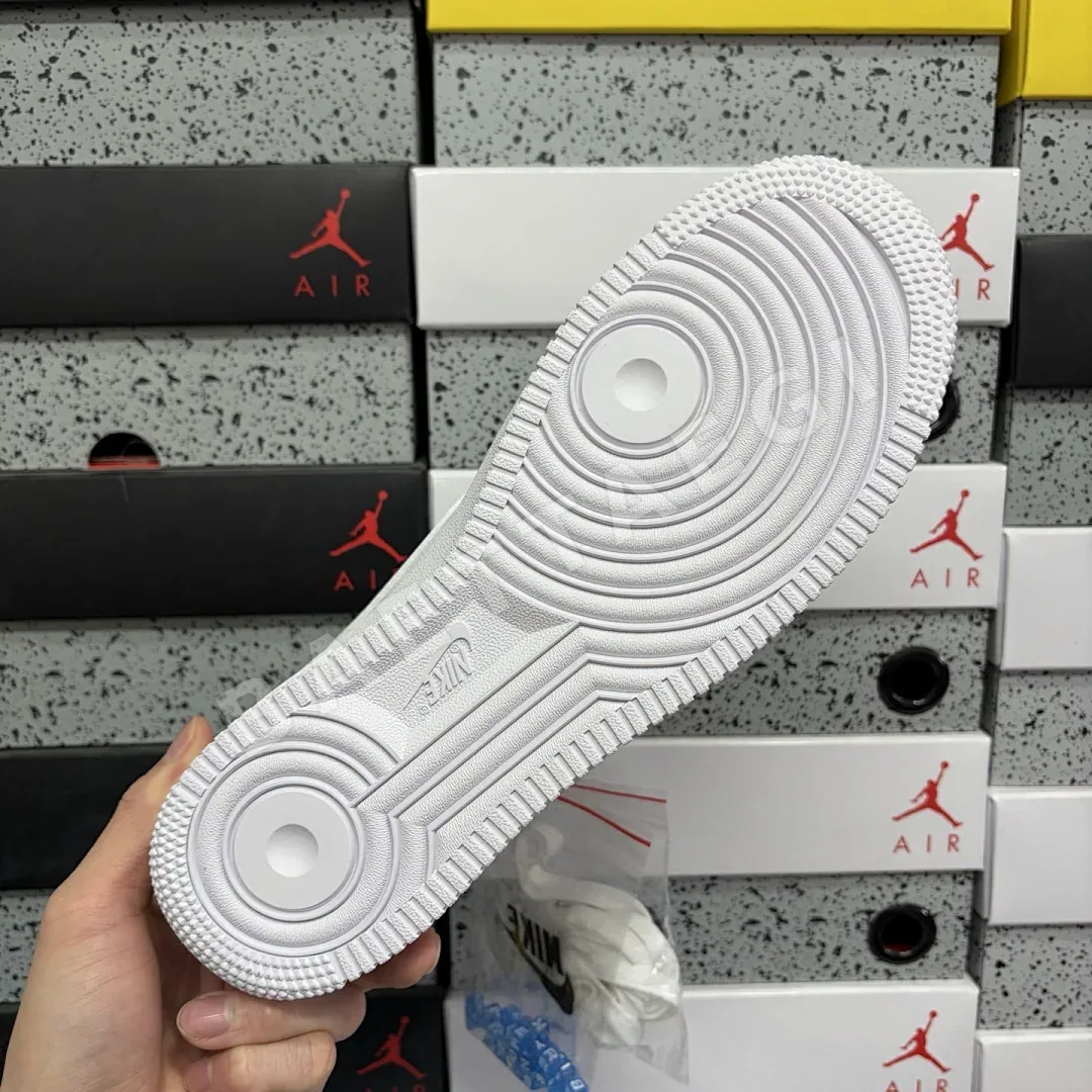 나이키 [MAX] 에어 포스 1 로우 CZ8065-100 201212 Nike Air Force 1 Low Drake NOCTA 상세 이미지 2