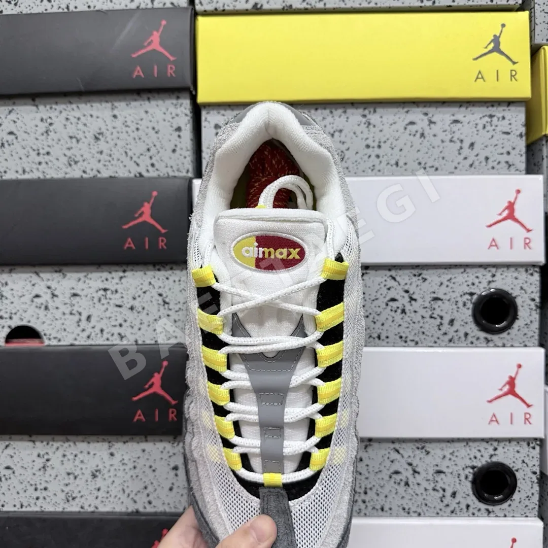 나이키 [KZ2.0] 에어 맥스 95 SP IB4523-002 201336 Nike Air Max 95 SP Undefeated Geo 상세 이미지 8